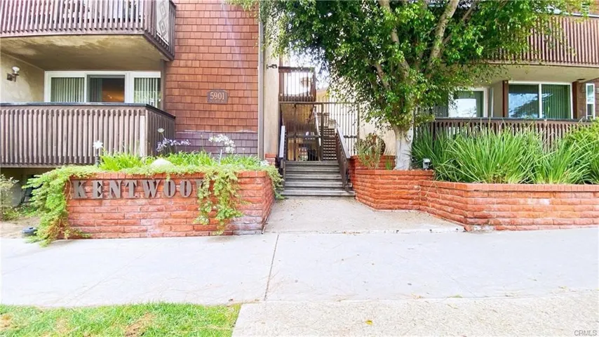 5901 Canterbury Drive 11, Culver City, California 90230