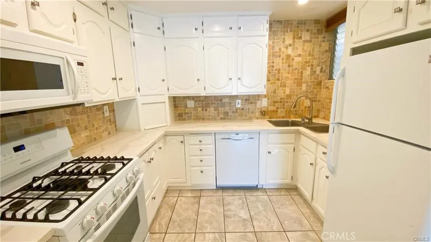 Spacious Kitchen