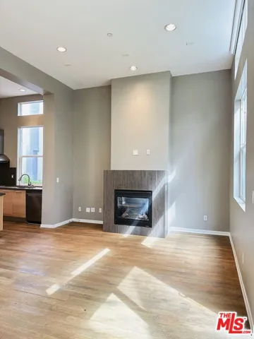 6581 Seabluff Drive 11, Playa Vista, California 90094