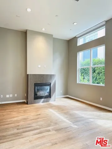 6581 Seabluff Drive 11, Playa Vista, California 90094