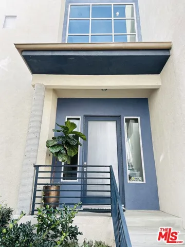 6581 Seabluff Drive 11, Playa Vista, California 90094