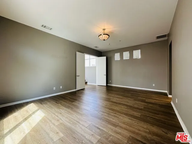6581 Seabluff Drive 11, Playa Vista, California 90094
