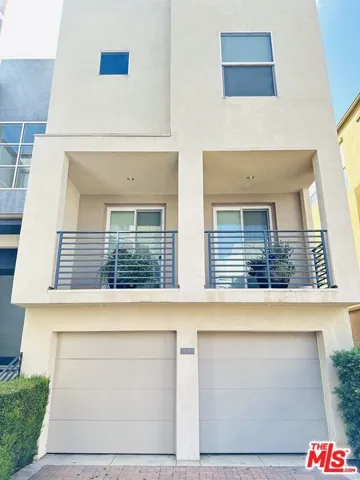 6581 Seabluff Drive 11, Playa Vista, California 90094