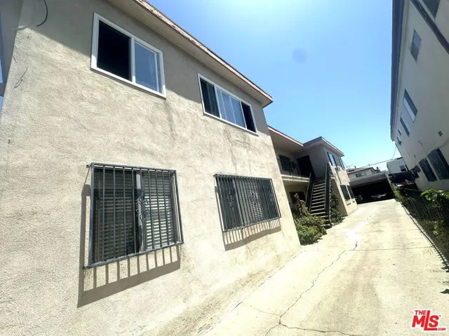1138 Fedora Street, Los Angeles, California 90006