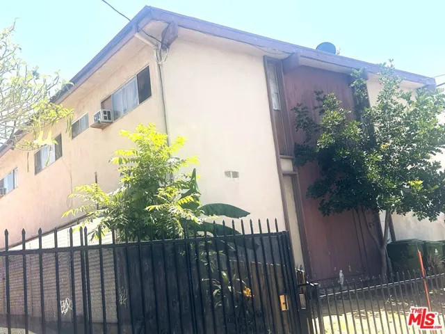 1138 Fedora Street, Los Angeles, California 90006
