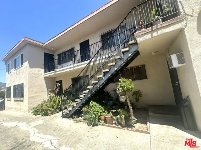 1138 Fedora Street, Los Angeles, California 90006