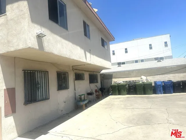 1138 Fedora Street, Los Angeles, California 90006