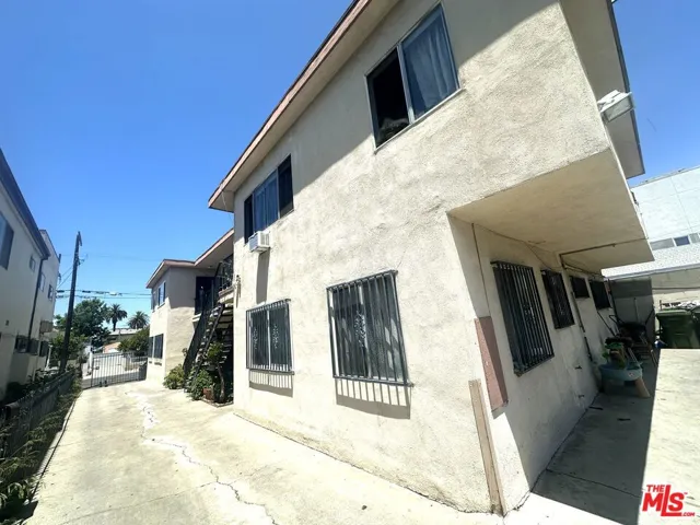 1138 Fedora Street, Los Angeles, California 90006