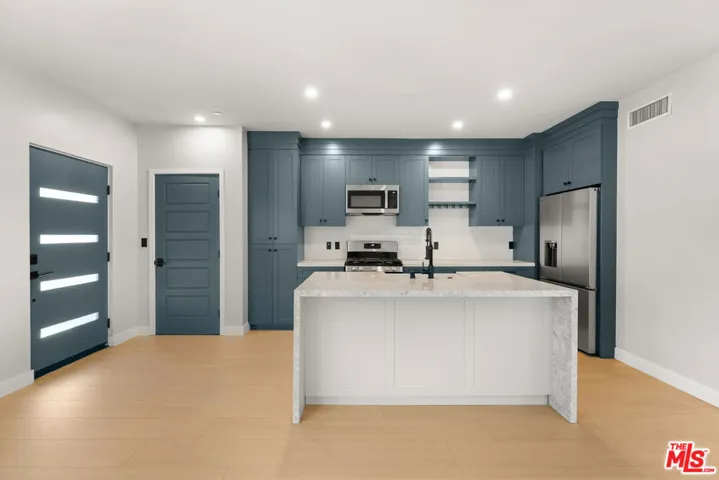 1249 S Plymouth Boulevard, Los Angeles, California 90019