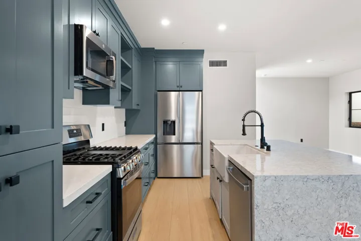 1249 S Plymouth Boulevard, Los Angeles, California 90019
