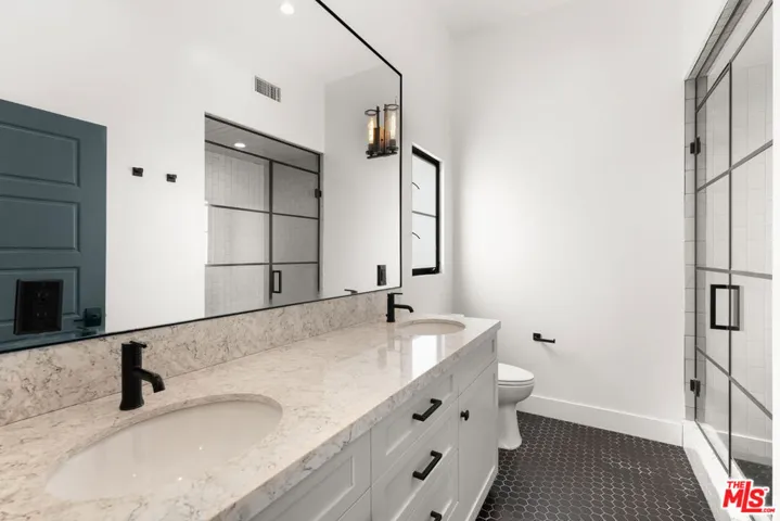 1249 S Plymouth Boulevard, Los Angeles, California 90019