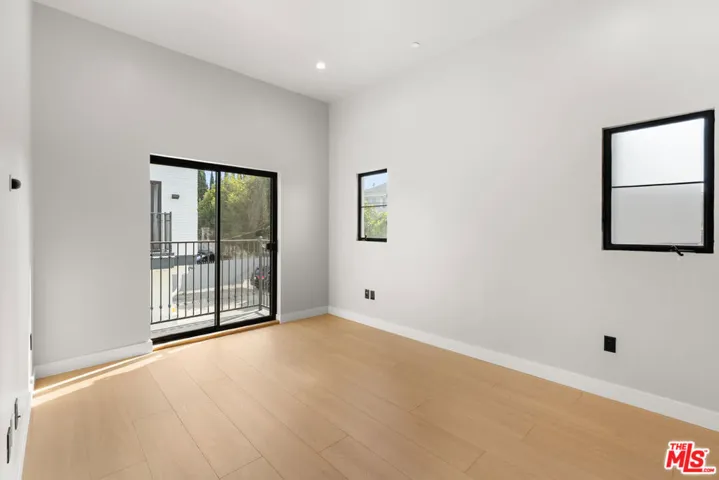 1249 S Plymouth Boulevard, Los Angeles, California 90019