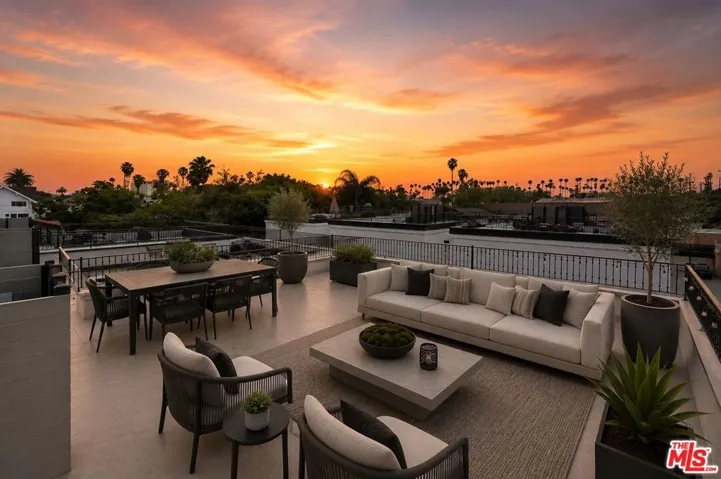 1249 S Plymouth Boulevard, Los Angeles, California 90019