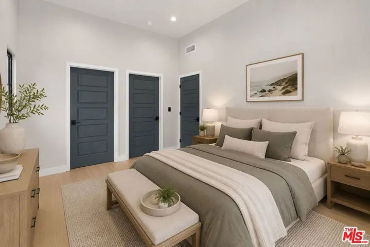 1249 S Plymouth Boulevard, Los Angeles, California 90019