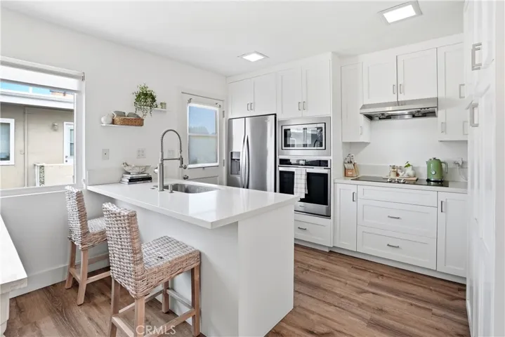 1228 Rutland 6, Newport Beach, California 92660