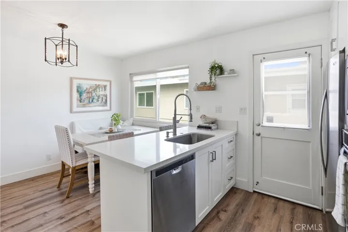 1228 Rutland 6, Newport Beach, California 92660