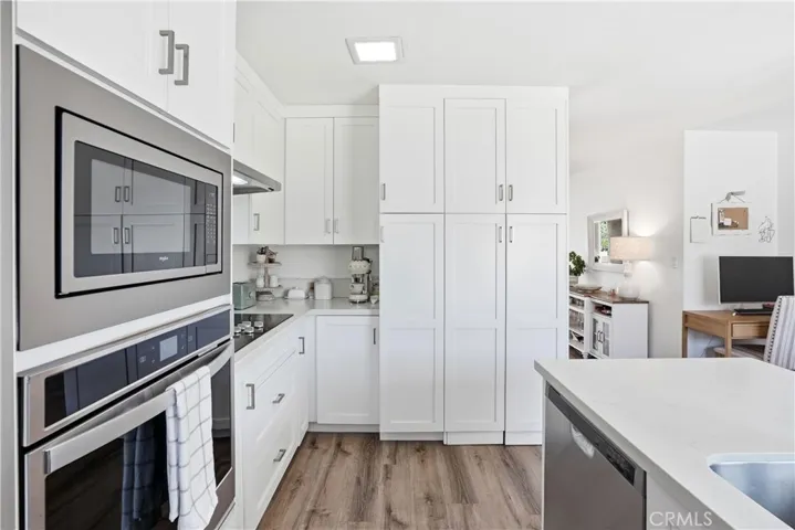 1228 Rutland 6, Newport Beach, California 92660