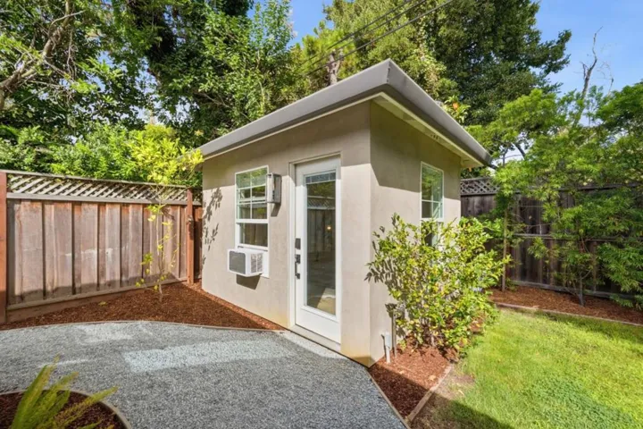 735 Coastland Drive, Palo Alto, California 94303