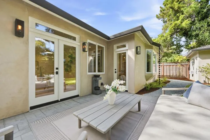 735 Coastland Drive, Palo Alto, California 94303