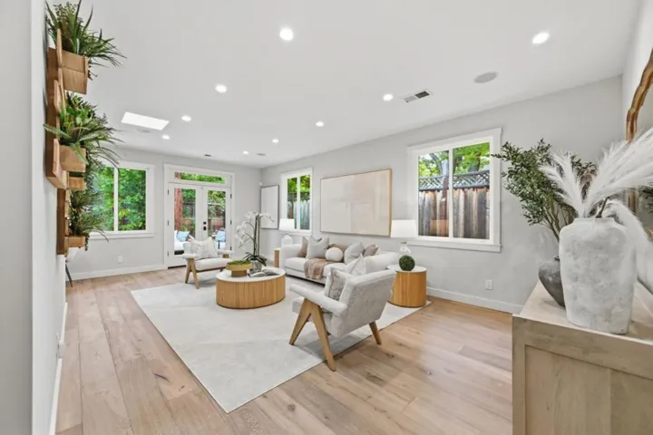 735 Coastland Drive, Palo Alto, California 94303