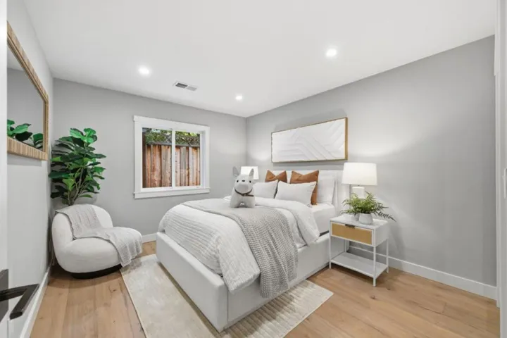 735 Coastland Drive, Palo Alto, California 94303