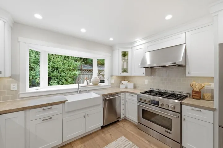 735 Coastland Drive, Palo Alto, California 94303
