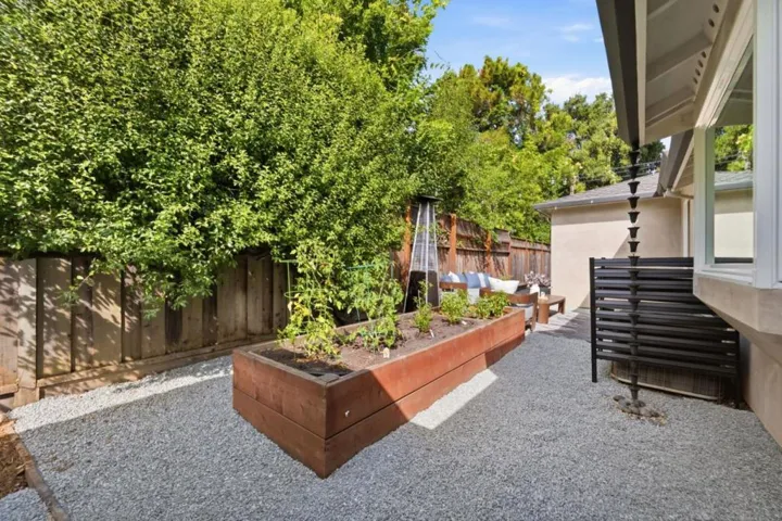 735 Coastland Drive, Palo Alto, California 94303