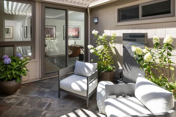 6 Bay Tree, Los Altos, California 94022