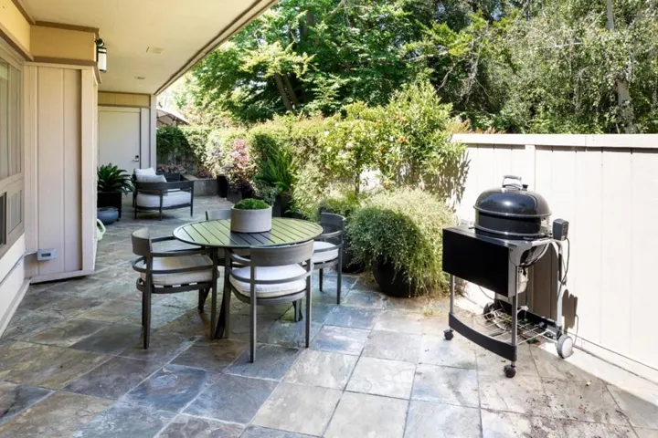 6 Bay Tree, Los Altos, California 94022