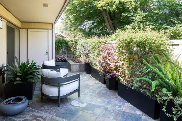 6 Bay Tree, Los Altos, California 94022
