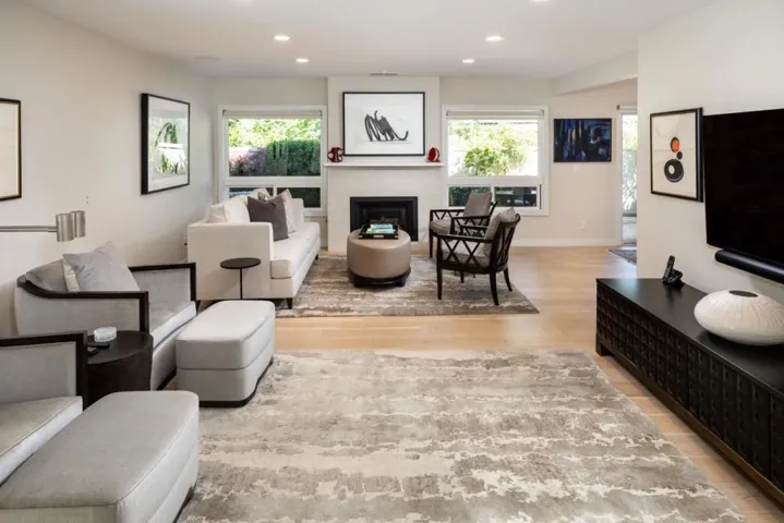 6 Bay Tree, Los Altos, California 94022