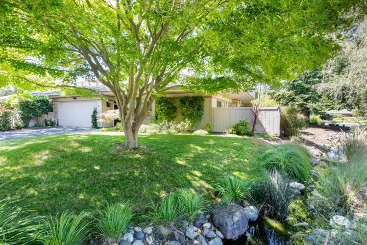 6 Bay Tree, Los Altos, California 94022