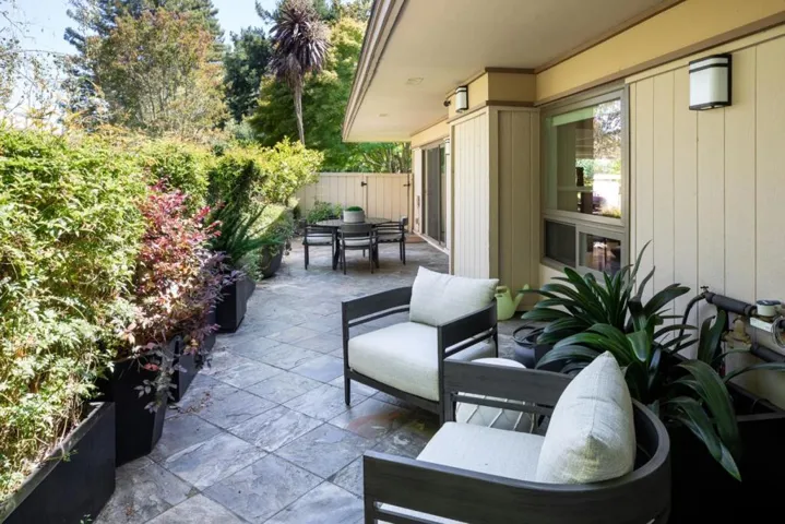 6 Bay Tree, Los Altos, California 94022