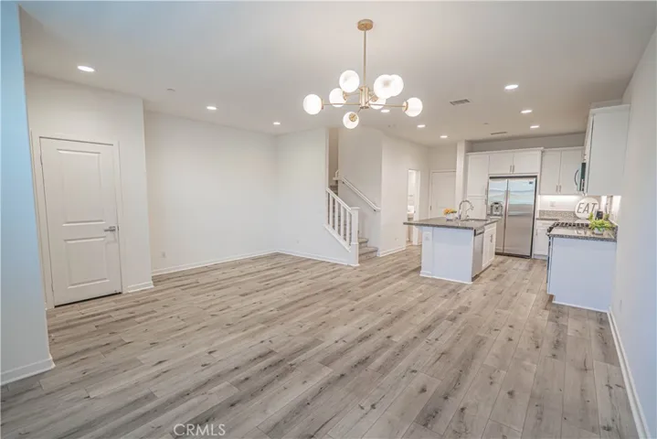 28706 Jardineras, Valencia, California 91354