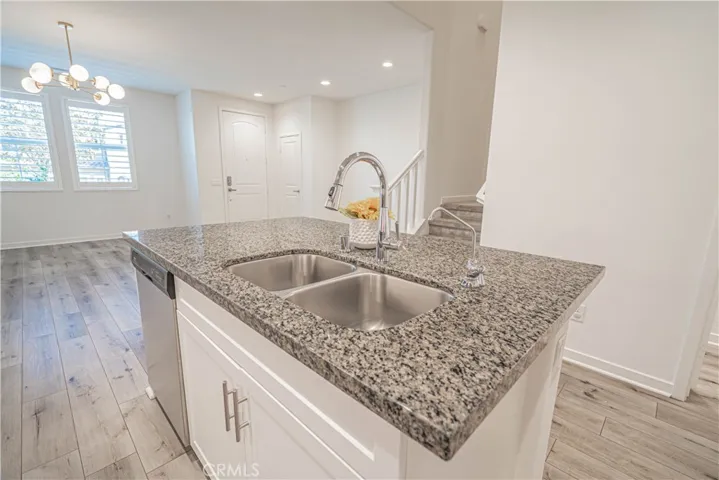28706 Jardineras, Valencia, California 91354