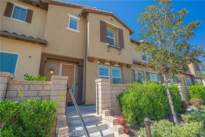 28706 Jardineras, Valencia, California 91354