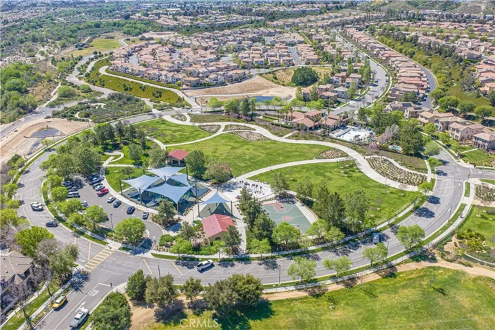 28706 Jardineras, Valencia, California 91354