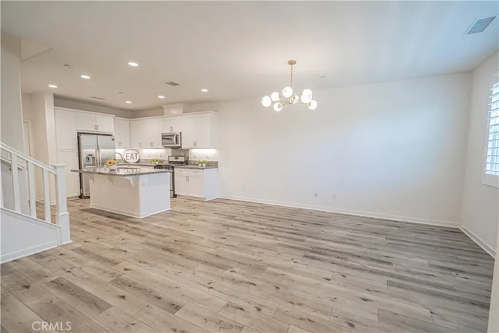 28706 Jardineras, Valencia, California 91354
