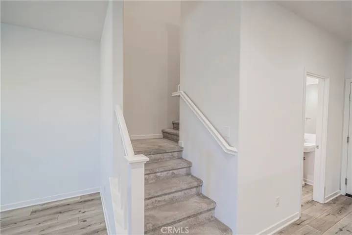 28706 Jardineras, Valencia, California 91354