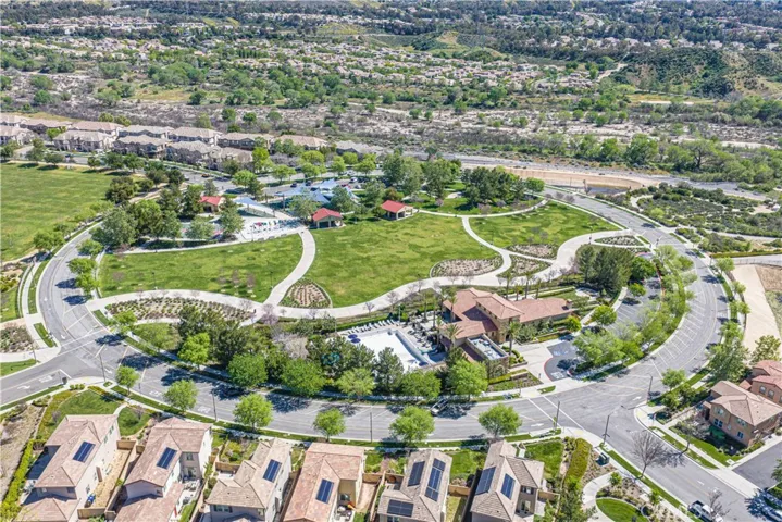28706 Jardineras, Valencia, California 91354