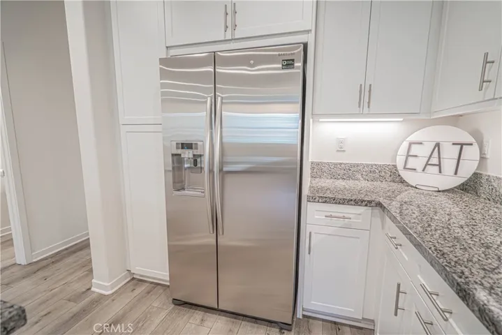 28706 Jardineras, Valencia, California 91354