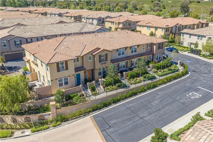 28706 Jardineras, Valencia, California 91354