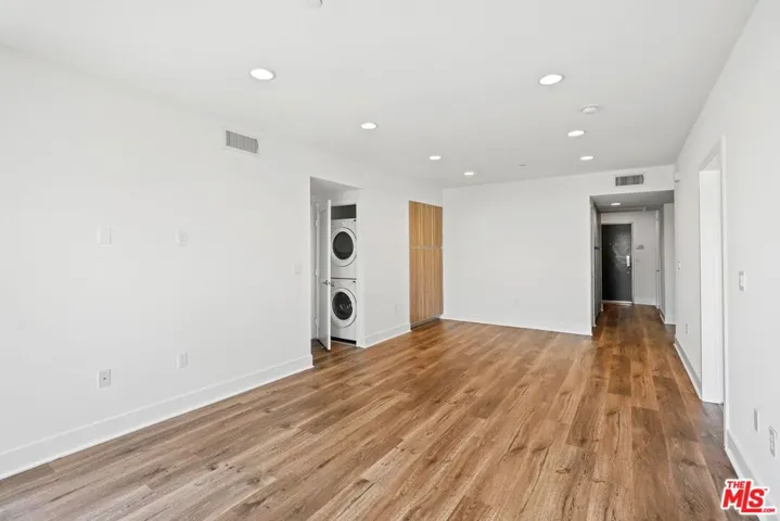 1301 Brockton Avenue 107, Los Angeles, California 90025