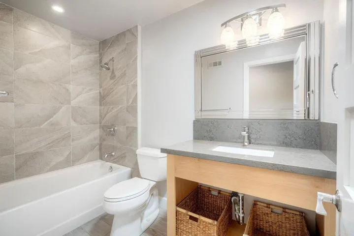 4210 Dawn Ln, Oceanside, California 92056