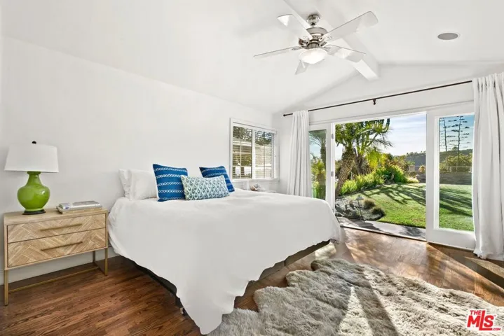 843 Enchanted Way, Pacific Palisades, California 90272