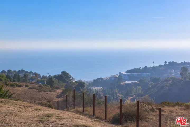 843 Enchanted Way, Pacific Palisades, California 90272