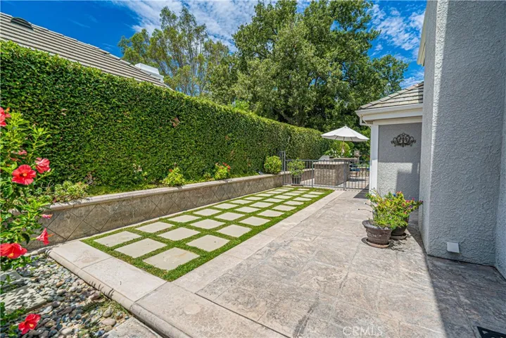 24307 Mornington, Valencia, California 91355