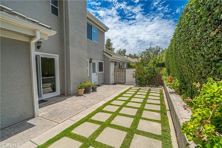 24307 Mornington, Valencia, California 91355