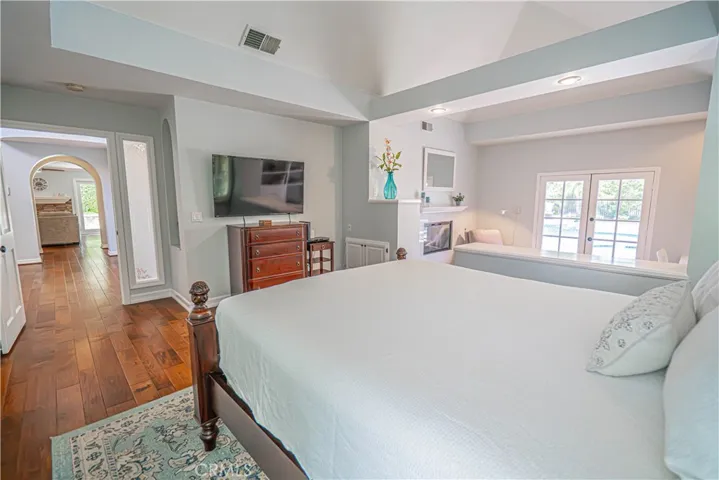 24307 Mornington, Valencia, California 91355