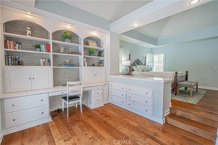 24307 Mornington, Valencia, California 91355